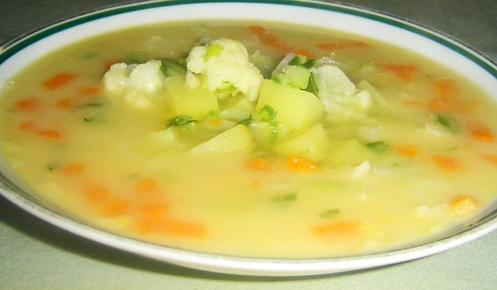 Jak udělat květákovou polévku s bramborami | recept Jak udělat květákovou polévku s bramborami | recept