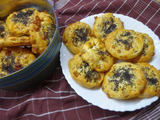 Jak upéct škvarkové placky | recept na kynuté pečivo Jak upéct škvarkové placky | recept na kynuté pečivo