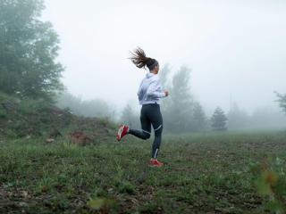 Jak správně vrstvit běžecké oblečení v podzimních měsících?